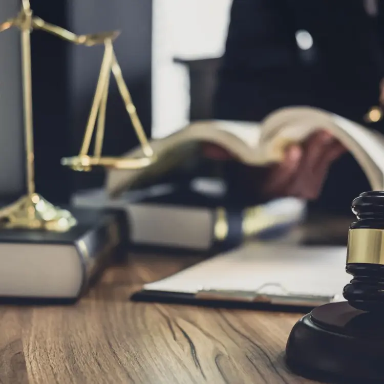 Prawna ochrona indywidualna: Jak adwokat może stać się Twoim sprzymierzeńcem?