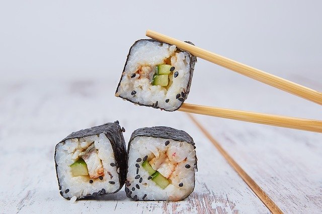 Jakie są rodzaje sushi i nie tylko