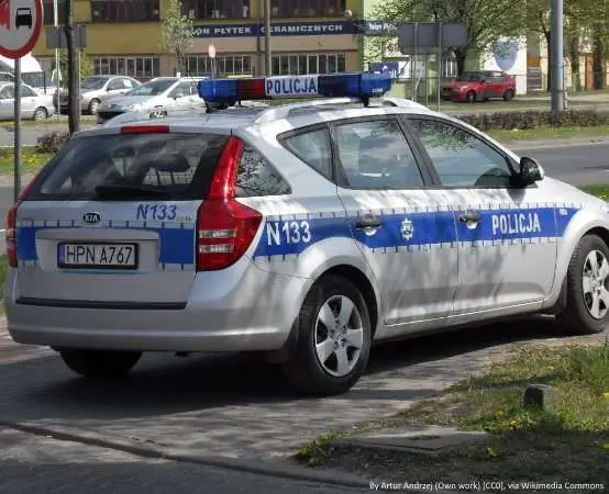 Policjant po służbie zatrzymał nietrzeźwego kierowcę - auto stało w zatoce