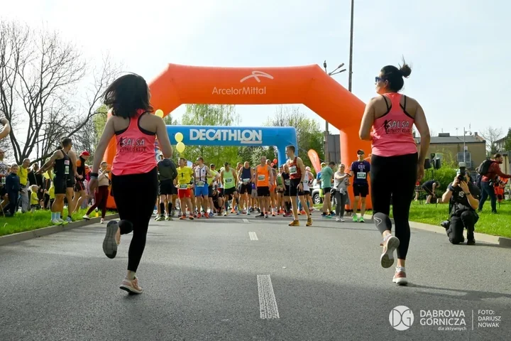 Zanim ruszy półmaraton, Salsa ponownie rozgrzeje biegaczy w Dąbrowie Górniczej