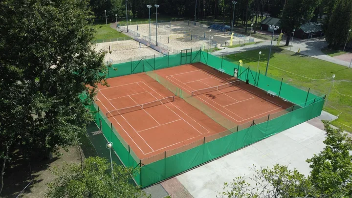 Nowe mieszkania zamiast kortów. W Dąbrowie wraca stary spór o Kasprzaka