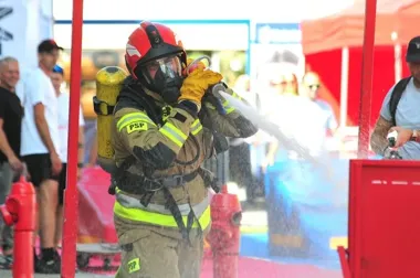 Strażacy zmierzą się z ekstremalnym torem. Widowiskowe zawody w Dąbrowie Górniczej