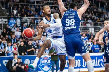 Arka zatrzymała MKS w hali i przerwała serię czterech zwycięstw