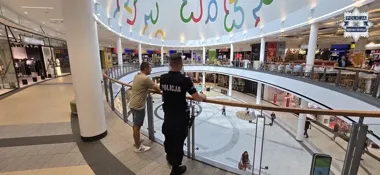 Policyjni profilaktycy w Pogorii rozmawiali z uczniami o zagrożeniach